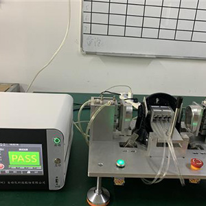 فحص غلاف الكاميرا