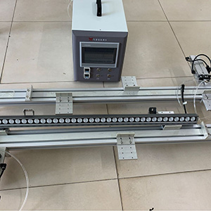 فحص مصباح الحائط